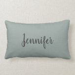 Modern Rustic gray green burlap monogram Kussen<br><div class="desc">Moderne rustische kerkappe burlap grijs,  monogrammed naam pillow.
U kunt de tekst eenvoudig wijzigen.</div>