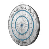 Modern Rustic Grey Barn Wood Familienaam Dartbord (Voorkant Rechts)