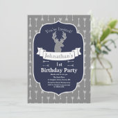Modern Rustic Grey & Navy Deer & Arrow Birthday Kaart (Staand voorkant)