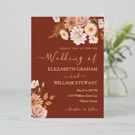 Modern Rustic Terracotta Boho Herfst Foliage Weddi Folie Uitnodiging (Staand Voorkant)