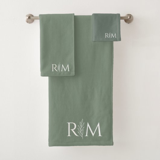 Modern Sage Botanical Monogram Initials Bad Handdoek (Insitu)