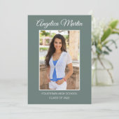 Modern Sage Green Afstuderen 3 Foto Klasse 2022 (Staand voorkant)
