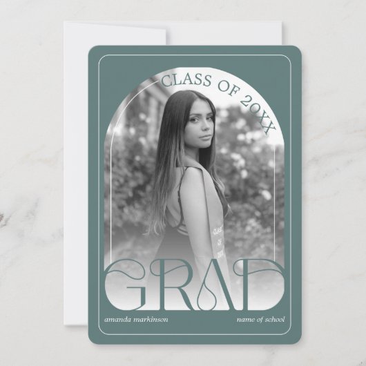 Modern Sage Green Arch Graduation Announcement Aankondiging (Voorkant)