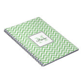 Modern Sage Green Chevron Pattern met Monogram Notitieboek (Rechterzijde)