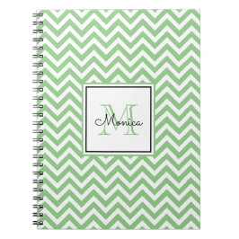 Modern Sage Green Chevron Pattern met Monogram Notitieboek