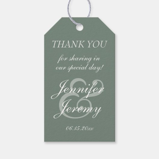Modern Sage Green Elegant White Script Wedding Cadeaulabel (Voorkant)