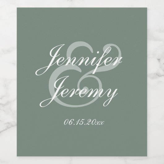 Modern Sage Green Elegant White Script Wedding Wijn Etiket (Enkel label)
