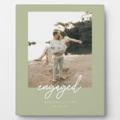 Modern Sage Green "Engaged" Script Photo Fotoplaat (Voorkant)