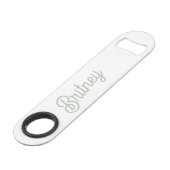 Modern Sage Green gepersonaliseerd monogram en naa Speed Flessenopener (Voorkant Gekanteld)