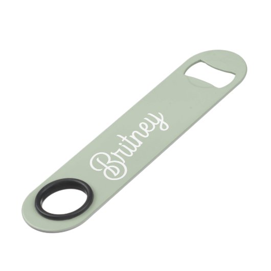 Modern Sage Green gepersonaliseerd monogram en naa Speed Flessenopener (Voorkant Gekanteld)
