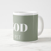 Modern Sage Green God First Faith Saying Slogan Grote Koffiekop (Voorkant rechts)