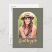 Modern Sage Green Gold Arch Foto Graduparty Aankondigingskaart (Voorkant / Achterkant)