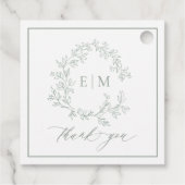 Modern Sage Green Leafy Crest Monogram Weddenschap Bedankjes Labels (Achterkant)