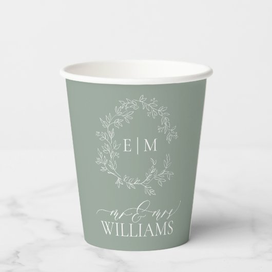 Modern Sage Green Leafy Crest Monogram Weddenschap Papieren Bekers (Achterkant)