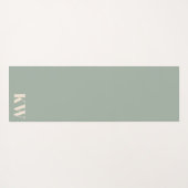 Modern Sage Green Monogram Initials Personalized Yogamat (Achterkant (horizontaal))