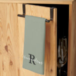 Modern Sage Green Monogram Script Initiaal Naam Theedoek<br><div class="desc">Modern Sage Green Monogram Script Initiaal Naam keuken handdoek</div>