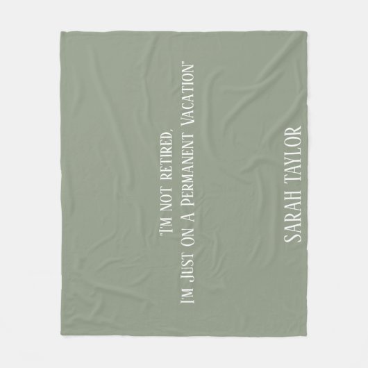 Modern Sage Green Saying Retirement Name Monogram Fleece Deken (Voorkant)