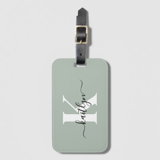 Modern Sage Green Script Monogram Bagagelabel (Voorkant (verticaal))