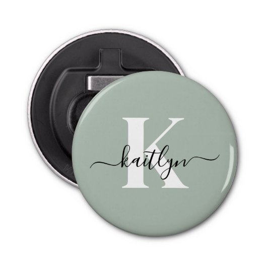 Modern Sage Green Script Monogram Button Flesopener (Voorkant)