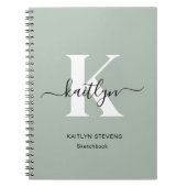 Modern Sage Green Script Monogram Notitieboek (Voorkant)