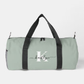 Modern Sage Green Script Monogram Plunjezak (Achterkant)
