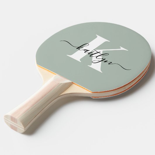 Modern Sage Green Script Monogram Tafeltennisbatje (Voorkant Gekanteld)