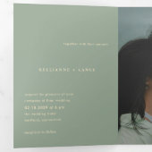 Modern Sage Green Simple Photo Wedding Drieluik Uitnodiging (Binnenzijde eerst)
