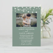 Modern Sage Green String Lights Photo Wedding Kaart (Staand voorkant)