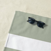 Modern Sage Green Striped Pattern Strandlaken (In situ)