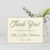 Modern Sage Green Wavy Stripe Photo Wedding Bedankkaart (Staand voorkant)