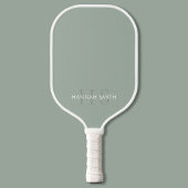 Modern Sage Groen Minimalistisch Monogram Pickleball Paddle