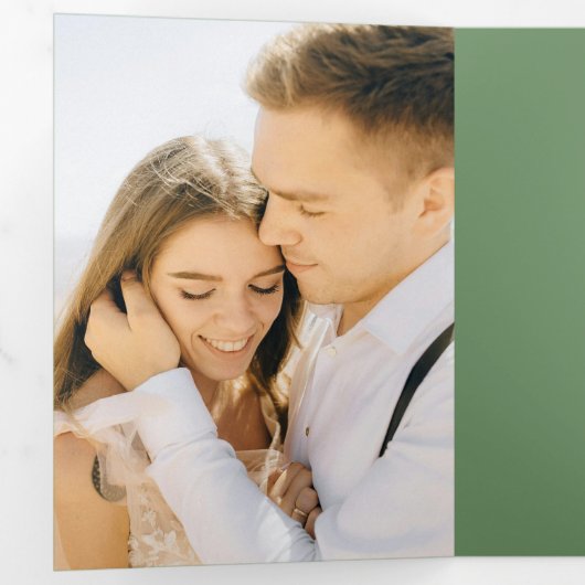 Modern Sage Wedding RSVP Details QR Code Foto Drieluik Uitnodiging (Binnenzijde eerst)