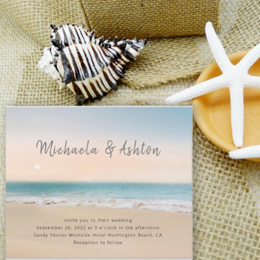 Modern Sandy Beach Wedding Briefkaart