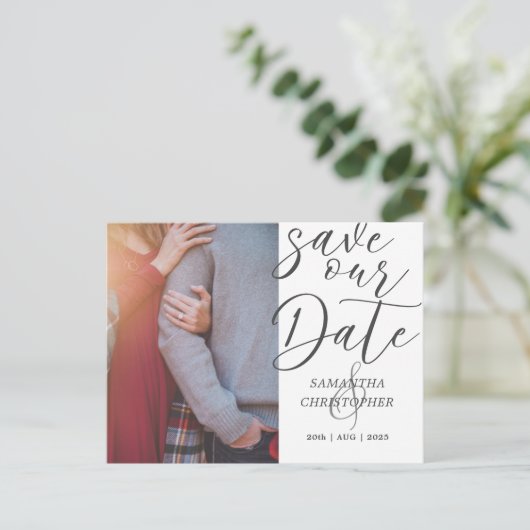 Modern Save Our Date Photo Elegant Script Wedding Aankondigingskaart (Staand voorkant)