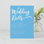 Modern Schattige Sky Blue Bells Script Wedding Kaart (Staand voorkant)