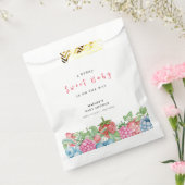 Modern Schattige Wild Berry Sweet Baby shower Bedankzakje (Gezegeld)