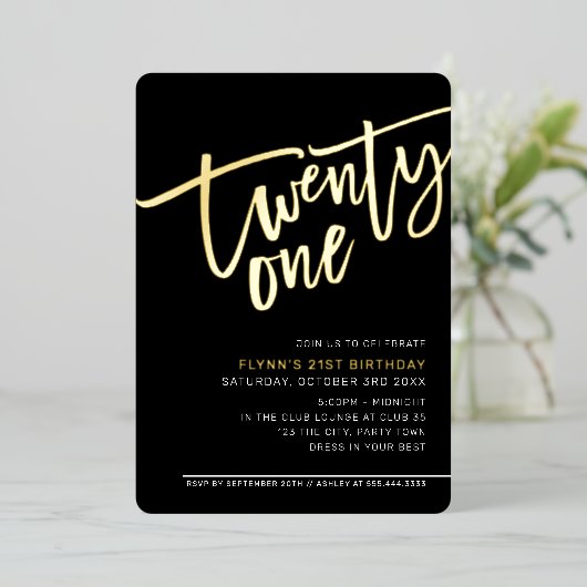 MODERN SCRIPT 21ste verjaardag zwart wit Folie Uitnodiging (Staand Voorkant)