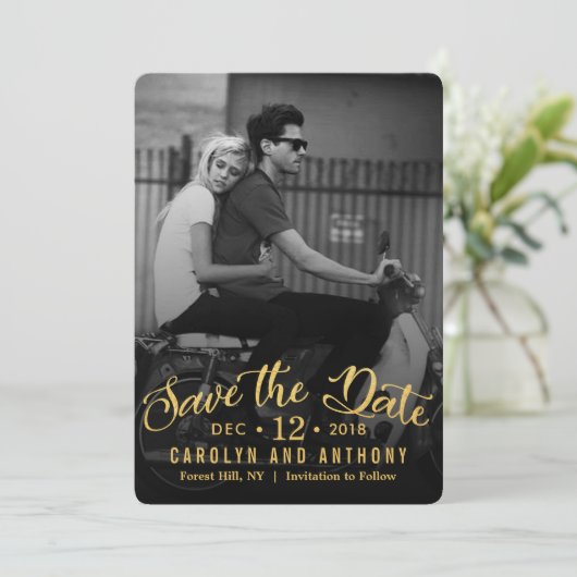 Modern Script | Aangepaste foto bewaar de datum Save The Date (Staand voorkant)
