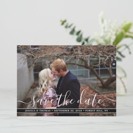 Modern script | Aangepaste foto om de datumkaarten Save The Date (Staand voorkant)