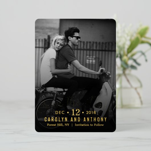 Modern script | Aangepaste foto slaat de datum op Folie Uitnodiging (Staand Voorkant)