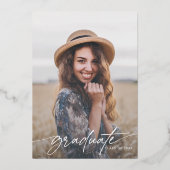 Modern Script Afstuderen Celebration Party Foto Folie Uitnodiging (Achterkant)