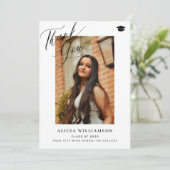 Modern script afstuderen elegant foto-afstuderen bedankkaart (Staand voorkant)