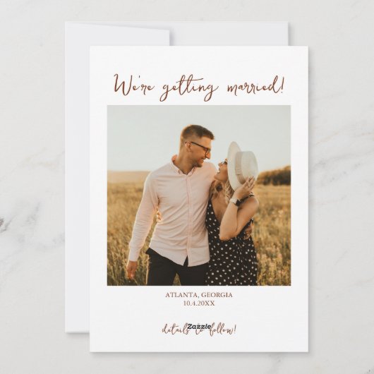 Modern Script Autumn Foliage Bewaar de datumfoto Feestdagenkaart (Achterkant)