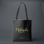 Modern Script Black&Gold Gepersonaliseerde bruidsm Tote Bag<br><div class="desc">Modern Script Gepersonaliseerde bruidsmeisjes Canvas tas met gepersonaliseerde bruidsmeisjes naam in gouden moderne script lettertype stijl met titel en trouwdatum in modern sans serif lettertype stijl op zwarte achtergrond. Ook perfect voor Maid of Honor, Bloemenmeisje, Moeder van de Bruid en meer. Let op: De folie details worden gesimuleerd in de...</div>