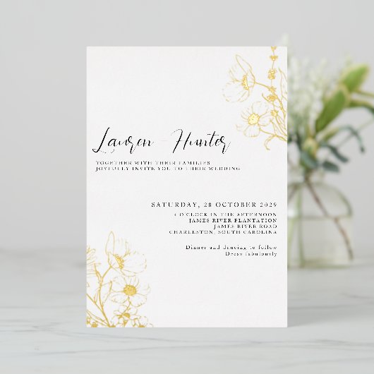 Modern Script Black White Floral Wedding Gold Folie Uitnodiging (Staand Voorkant)