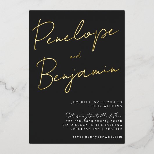 Modern Script Black White Gold Elegant Wedding Folie Uitnodiging (Voorkant)