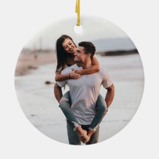 Modern script boog eerste kerst verloofde foto keramisch ornament (Achterkant)