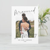 Modern Script Boog Foto Getrouwd Blij Feestdagenkaart (Staand voorkant)