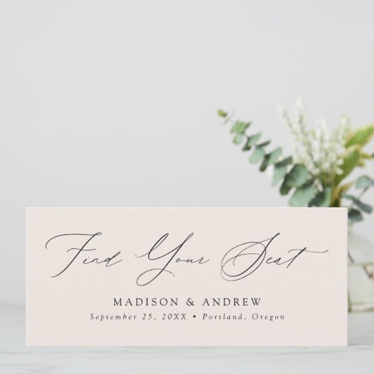 Modern Script Bruiloft Vind uw Seat Header Kaart (Staand voorkant)
