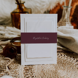 Modern Script Burgundy Wedding Uitnodigingen Wikkel